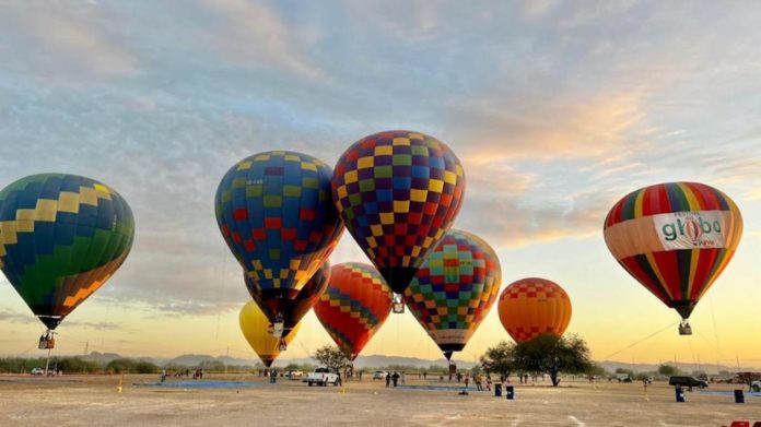 120623globos